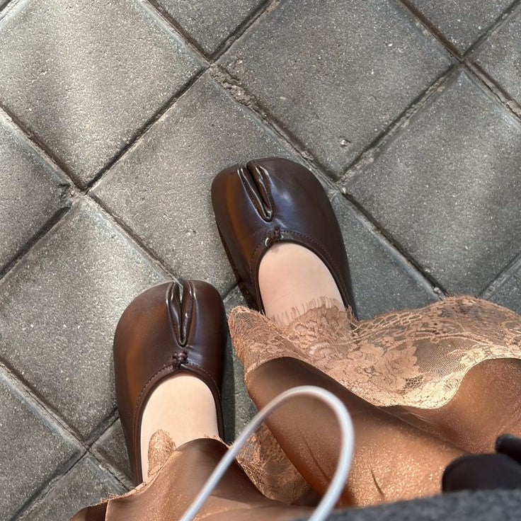 ZEYA - Sally Split Toe Ballet Flats