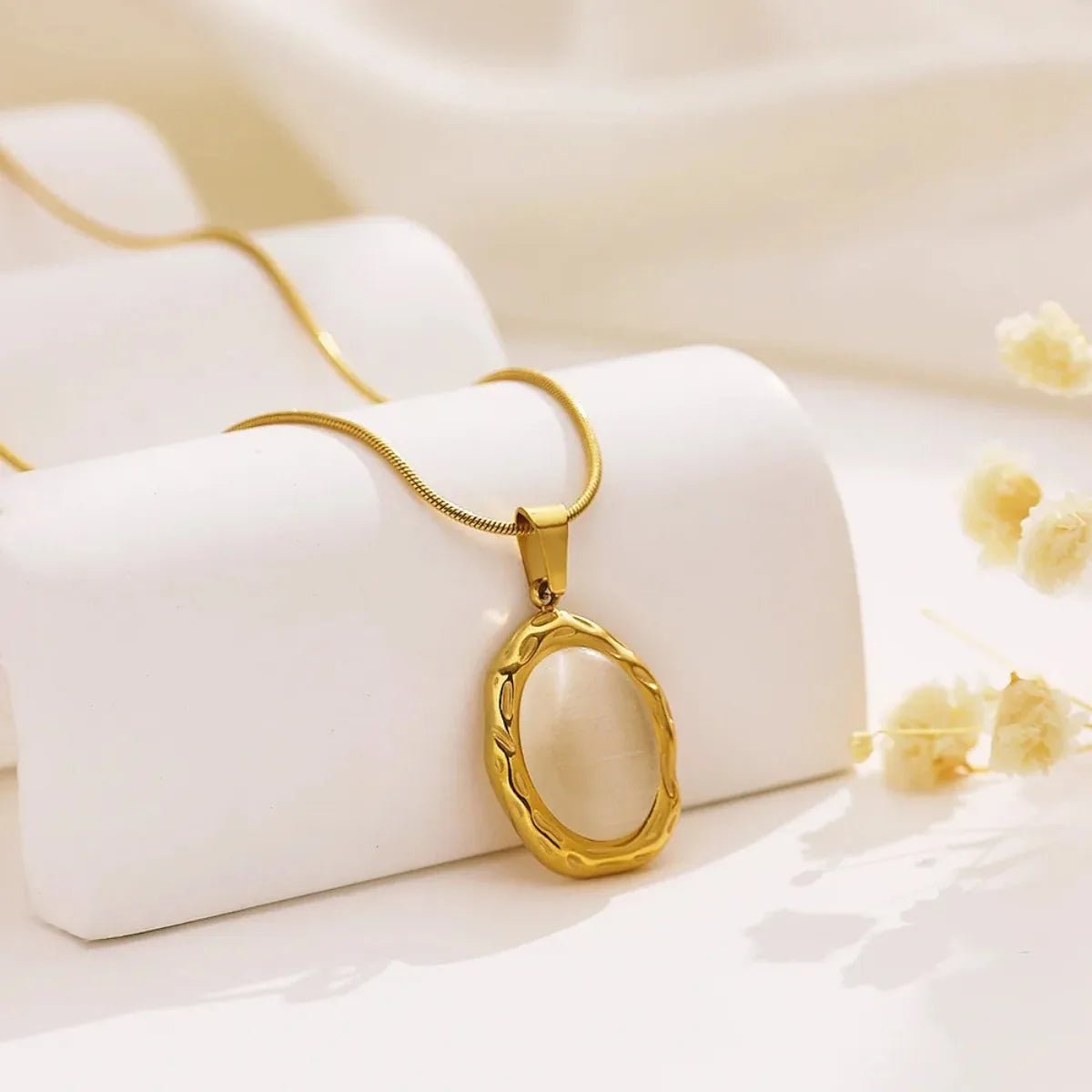 ZEYA - Catalina Oval Pearl Pendant Necklace