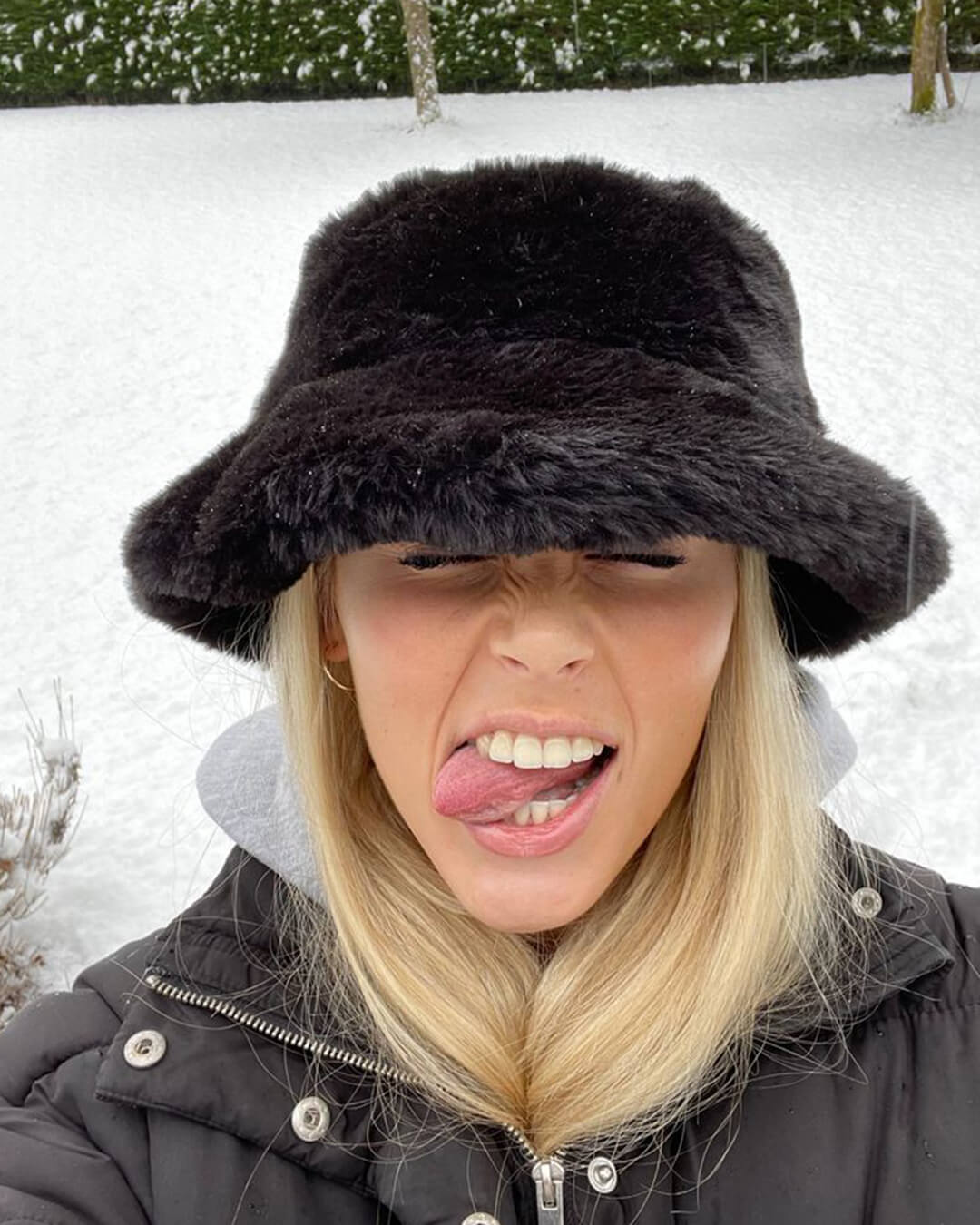 ZEYA - Eden Fluffy Bucket Hat